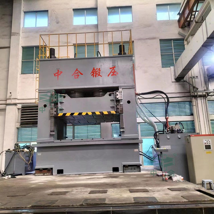 2000噸框架式液壓機(jī)客戶現(xiàn)場(chǎng).jpg 2000噸框架式液壓機(jī)客戶現(xiàn)場(chǎng).jpg