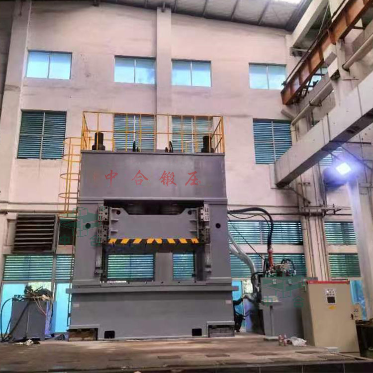 2000噸伺服液壓機(jī).jpg 2000噸伺服液壓機(jī).jpg