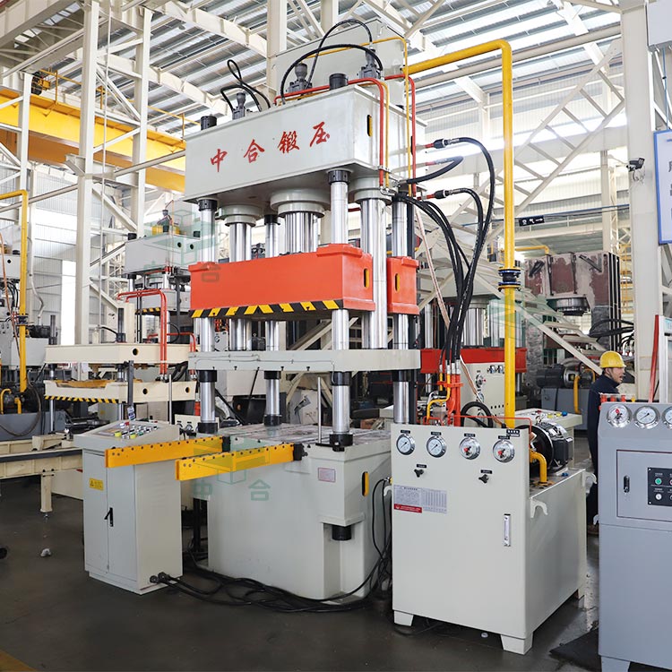 四梁四柱液壓機(jī).jpg 四梁四柱液壓機(jī).jpg