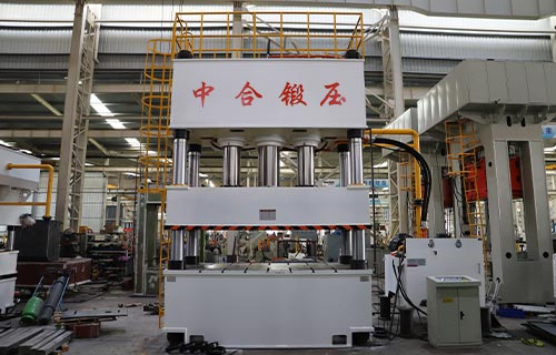 1000噸三梁四柱液壓機（特點、參數(shù)、應(yīng)用）