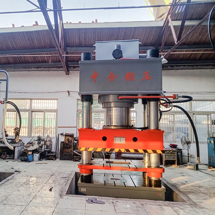 1250噸陶瓷粉末成型液壓機現(xiàn)場.jpg 1250噸陶瓷粉末成型液壓機現(xiàn)場.jpg