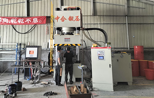 如何選擇適合的500噸四柱液壓機(jī)？