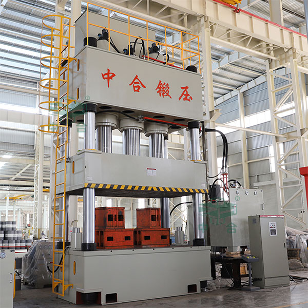 1500噸三梁四柱液壓機(jī).jpg 1500噸三梁四柱液壓機(jī).jpg