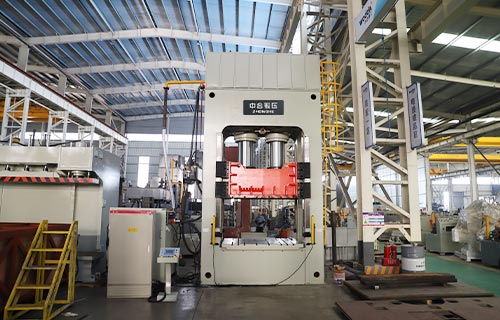 山東800噸液壓機(jī)-800噸框架式油壓機(jī)