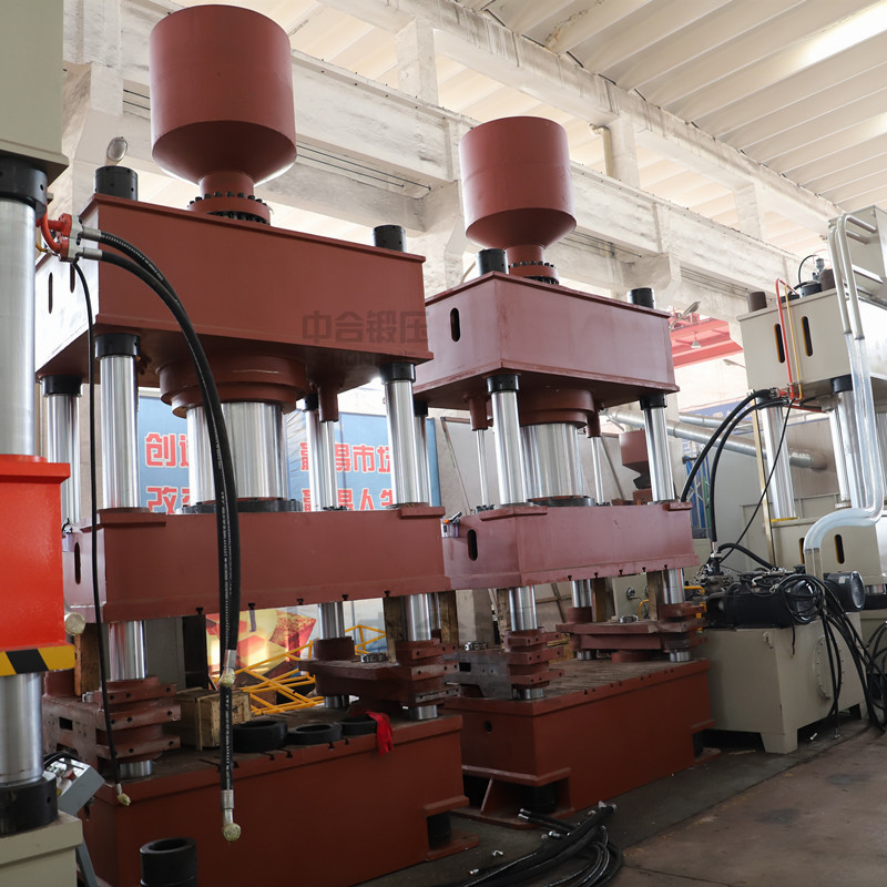 630噸磚塊機(jī) 630噸磚塊機(jī)