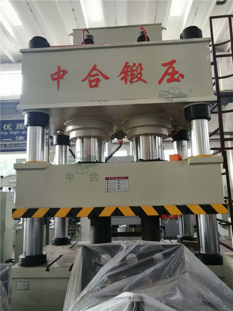 1000噸石墨烯薄膜熱壓設(shè)備-1000t四柱油壓機(圖2) 1000噸石墨烯薄膜熱壓設(shè)備-1000t四柱油壓機(圖2)